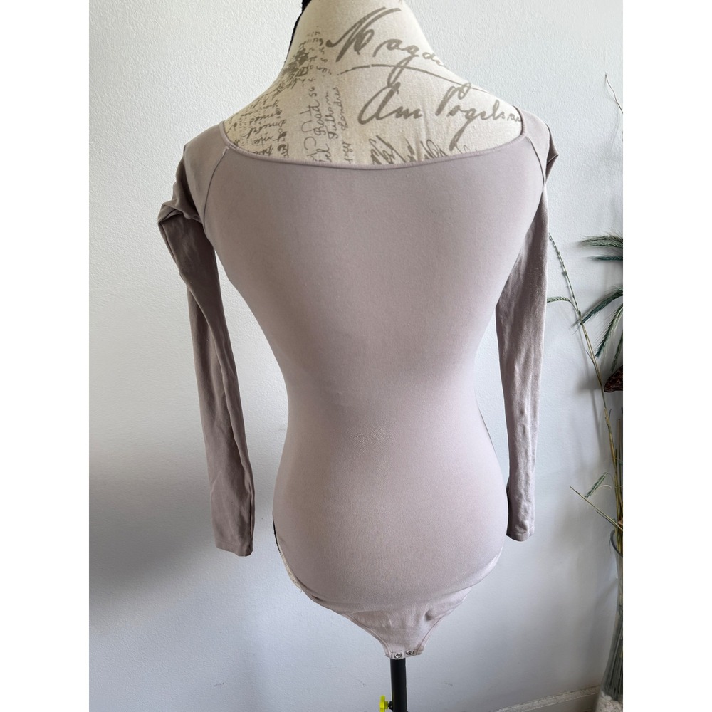 SKIMS Essential Long Sleeve Scoop Neck Bodysuit Taupe Brown Small‎